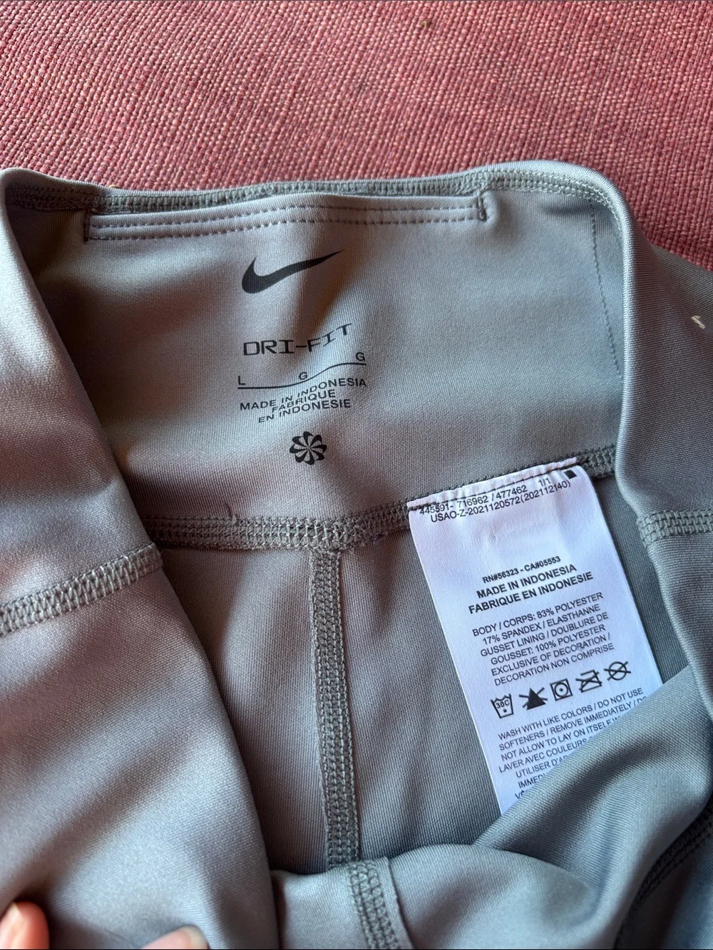 Nike Girls' Light Gray Active Leggings